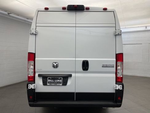 New 2026 RAM ProMaster 3500 w/ Crew Van Package image 4