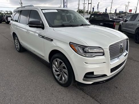 Certified 2023 Lincoln Navigator Reserve RWD image 3