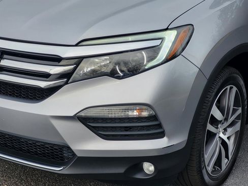 Used 2017 Honda Pilot Touring image 8