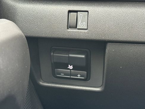 Used 2023 Chevrolet Colorado Trail Boss w/ Technology Package image 39