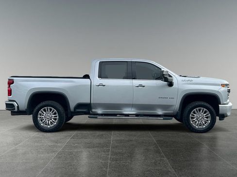 Used 2022 Chevrolet Silverado 3500 High Country AWD/4WD image 9