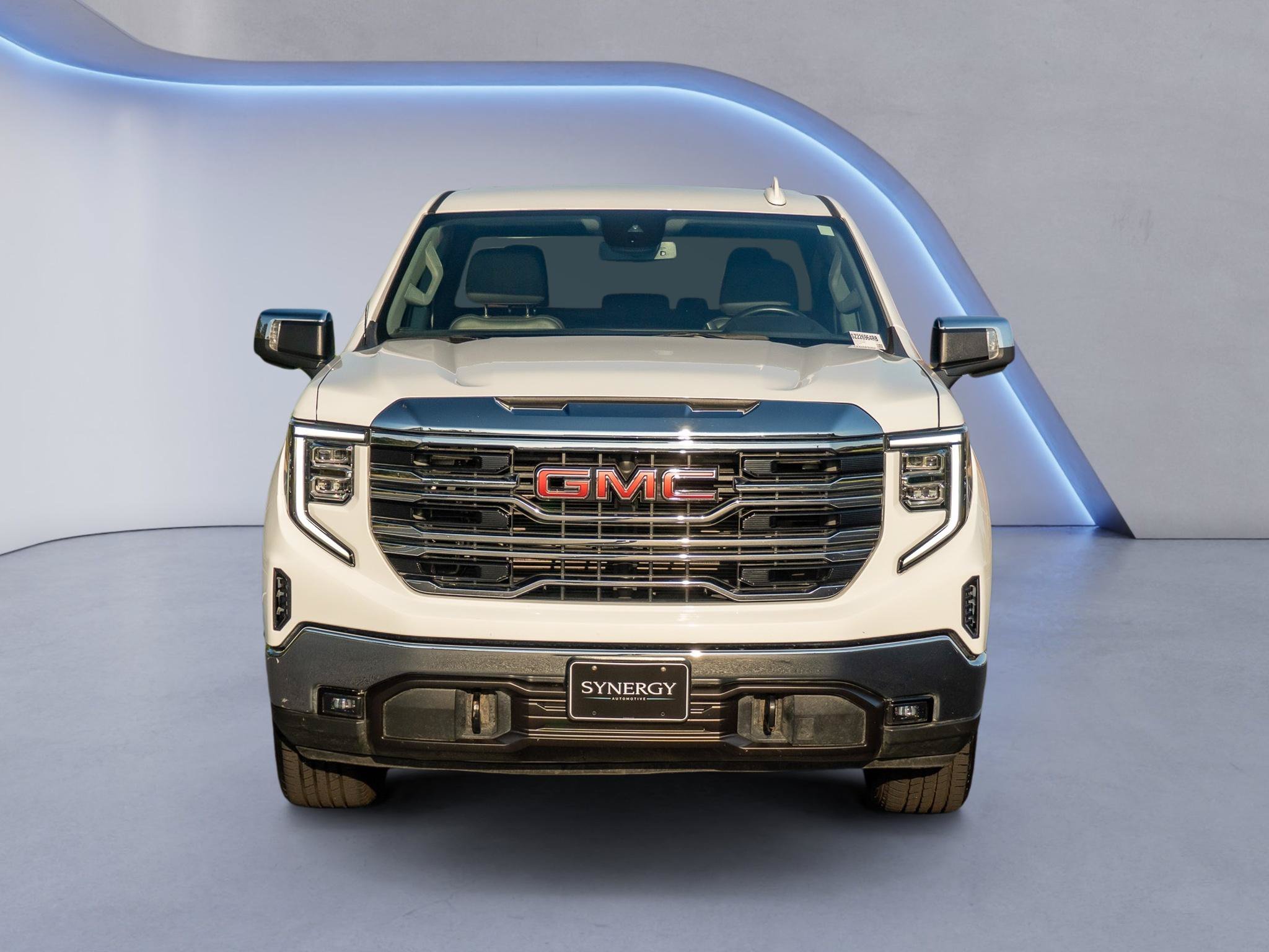 Used 2025 GMC Sierra 1500 SLT AWD/4WD image 2