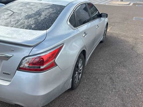 Used 2015 Nissan Altima 2.5 S w/ Special Edition Package FWD image 2
