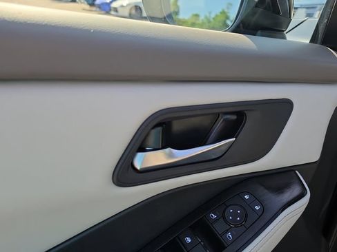 Certified 2025 Nissan Rogue SV AWD/4WD image 19