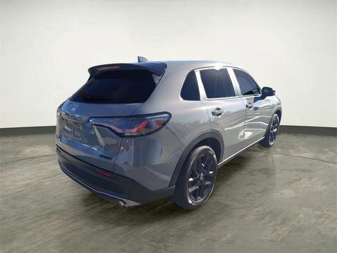 Used 2023 Honda HR-V Sport image 5