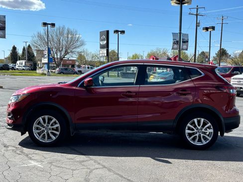 Used 2022 Nissan Rogue Sport S image 3
