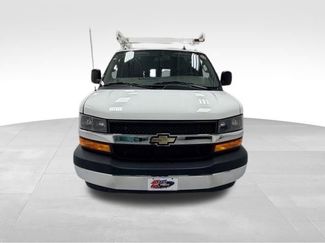 Used 2024 Chevrolet Express 2500 w/ Driver Convenience Package RWD video 2