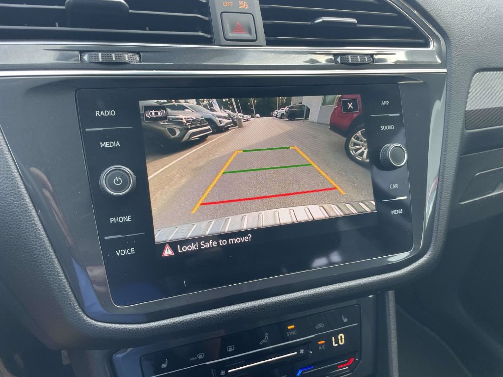 Certified 2023 Volkswagen Tiguan SE FWD image 29