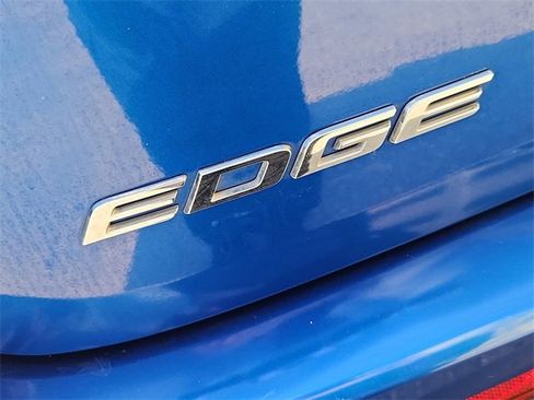 Used 2018 Ford Edge SEL image 30