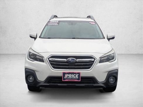 Used 2018 Subaru Outback 3.6R Limited image 2