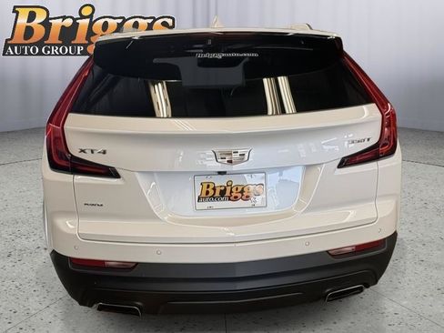 Used 2023 Cadillac XT4 Luxury w/ Cold Weather Package AWD/4WD image 4