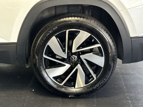 Used 2026 Volkswagen Atlas SE FWD image 11