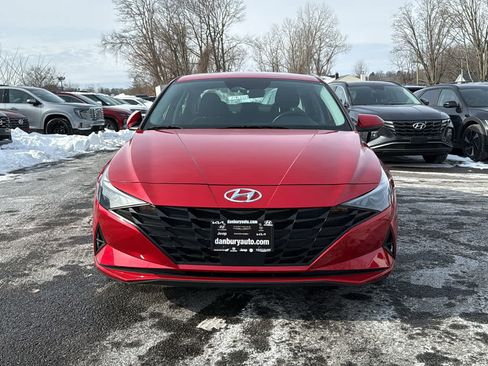 Used 2023 Hyundai Elantra SEL w/ Convenience Package image 2