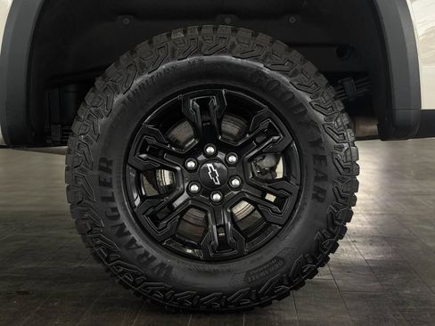 Used 2026 Chevrolet Silverado 1500 ZR2 w/ Dark Appearance Package AWD/4WD image 31