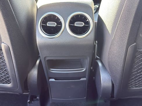 Certified 2025 Mercedes-Benz GLB 250 4MATIC image 38