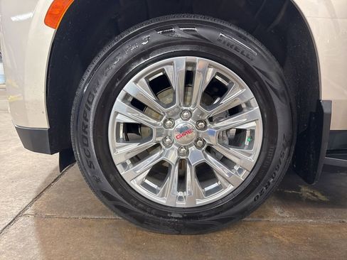 Used 2021 GMC Yukon XL Denali w/ LPO, Illumination Package image 28