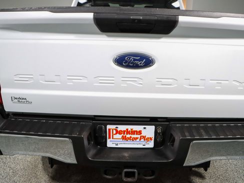 Used 2023 Ford F250 XLT w/ FX4 Off-Road Package AWD/4WD image 8