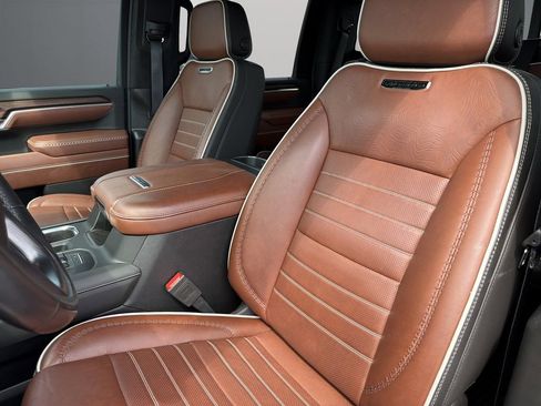 Certified 2025 GMC Sierra 2500 Denali Ultimate AWD/4WD image 14