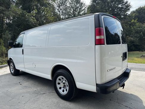 Used 2012 Chevrolet Express 1500 image 9