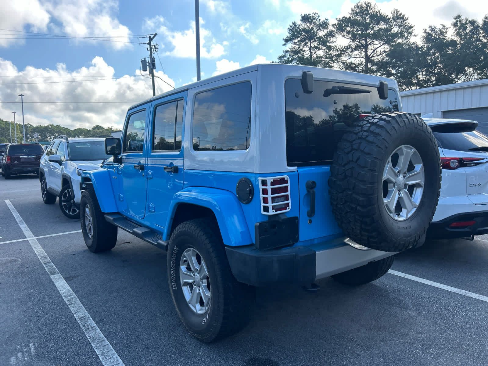 Used 2017 Jeep Wrangler Unlimited Sahara w/ Quick Order Package 24E Chief AWD/4WD image 2