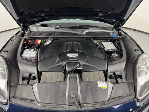 Used 2022 Porsche Cayenne AWD/4WD image 33