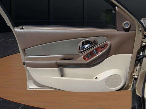 Used 2006 Chevrolet Malibu LT image 16