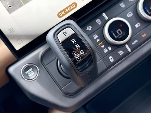 New 2026 Land Rover Defender 110 X-Dynamic SE AWD/4WD image 29