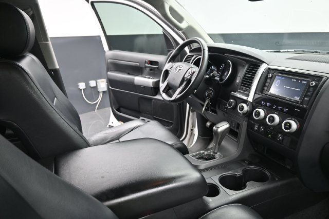Used 2018 Toyota Sequoia TRD Sport AWD/4WD image 30