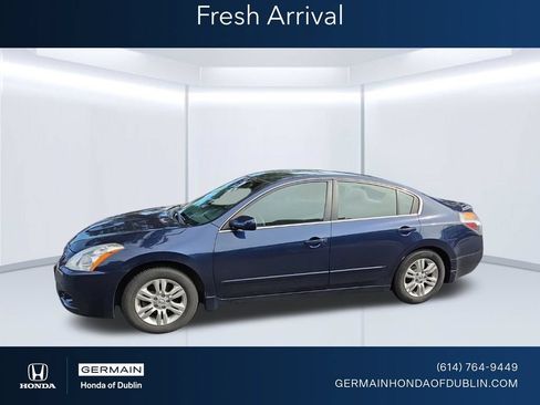 Used 2012 Nissan Altima 2.5 S w/ 20th Anniversary Pkg FWD image 1