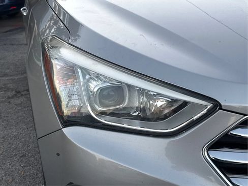 Used 2016 Hyundai Santa Fe SE w/ Option Group 03 FWD image 9