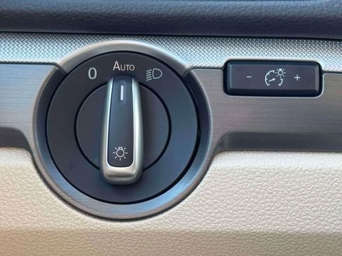 Used 2017 Volkswagen Passat 1.8T R-Line image 19