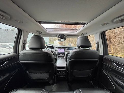 Used 2024 Jeep Grand Cherokee Limited 4xe image 23