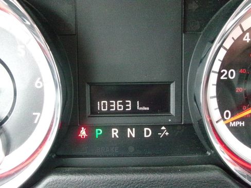 Used 2018 Dodge Grand Caravan SXT w/ Driver Convenience Group image 17