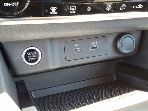 Used 2021 Nissan Rogue SV AWD/4WD image 21