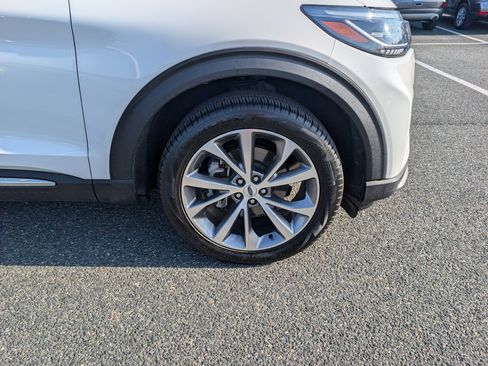 Used 2025 Ford Explorer Platinum w/ Ultimate Package image 9