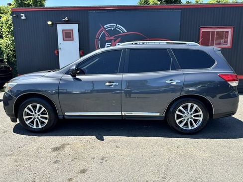 Used 2014 Nissan Pathfinder SL AWD/4WD image 3