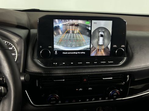 Used 2023 Nissan Rogue SL w/ SL Premium Package image 18