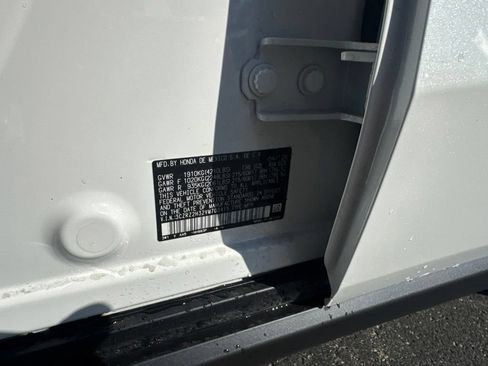 Certified 2027 Honda HR-V LX image 23