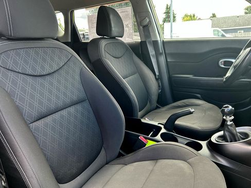 Used 2019 Kia Soul image 23