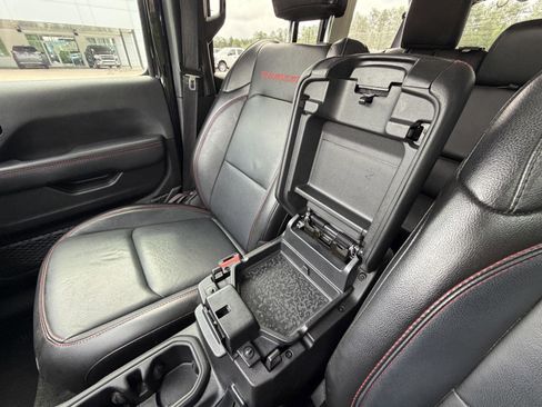 Used 2022 Jeep Wrangler Unlimited Rubicon AWD/4WD image 14