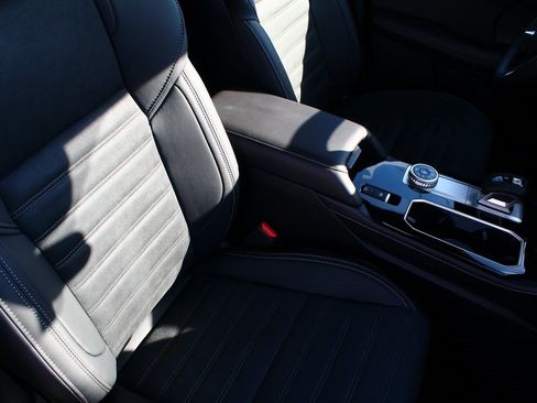 New 2026 Mitsubishi Outlander SE image 8