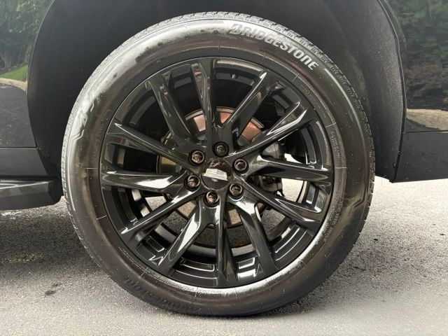 Certified 2024 Cadillac Escalade ESV Sport w/ LPO, ONYX Package AWD/4WD image 15