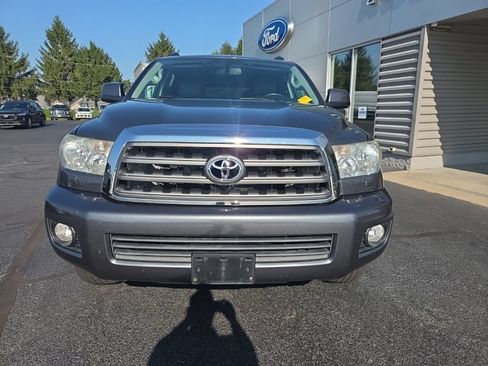 Used 2014 Toyota Sequoia SR5 w/ Premium Package AWD/4WD image 9