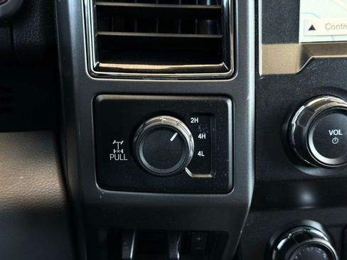 Used 2019 Ford F250 XLT w/ XLT Value Package image 45