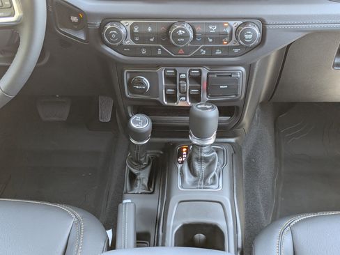 New 2026 Jeep Wrangler Unlimited Sahara AWD/4WD image 18
