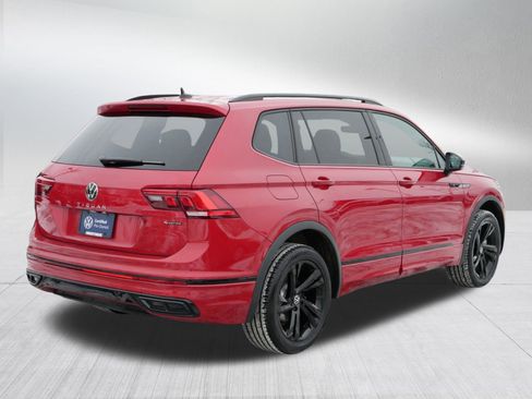 Certified 2024 Volkswagen Tiguan SE R-Line image 7