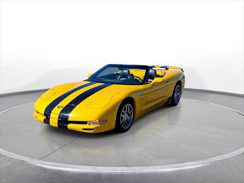 Used 2002 Chevrolet Corvette Convertible w/ Preferred Equipment Group1 image 3