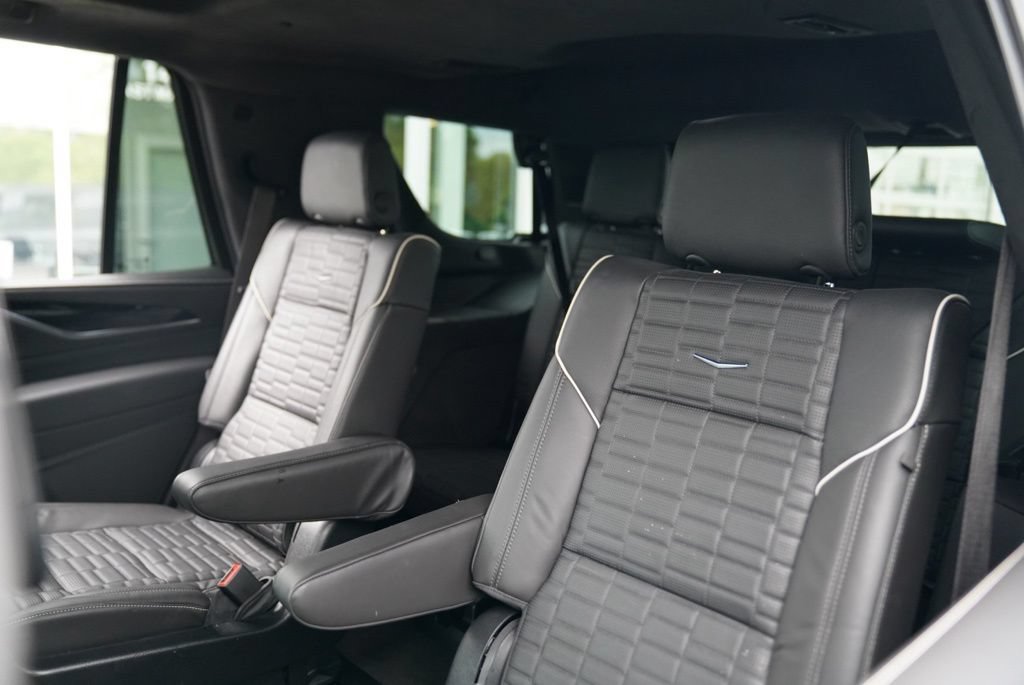 Used 2023 Cadillac Escalade V w/ LPO, ONYX Package AWD/4WD image 34