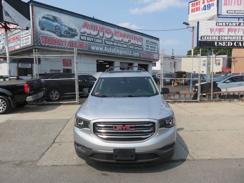 Used 2017 GMC Acadia SLE w/ Driver Alert Package I image 5