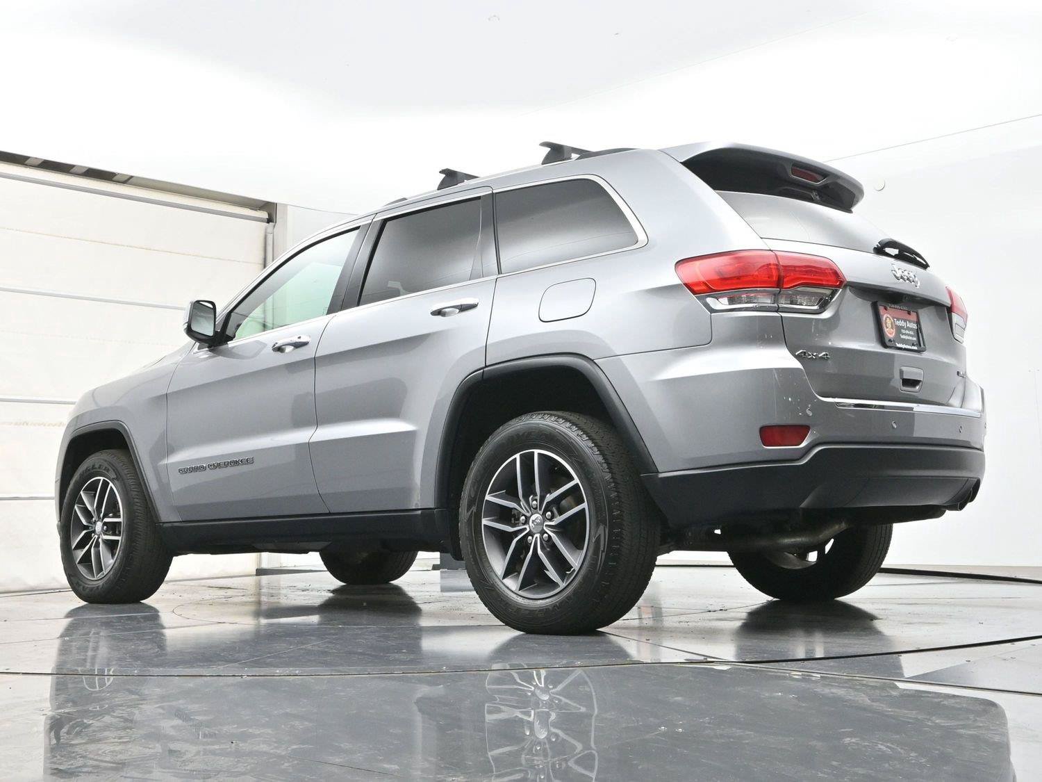 Used 2018 Jeep Grand Cherokee Limited AWD/4WD image 32